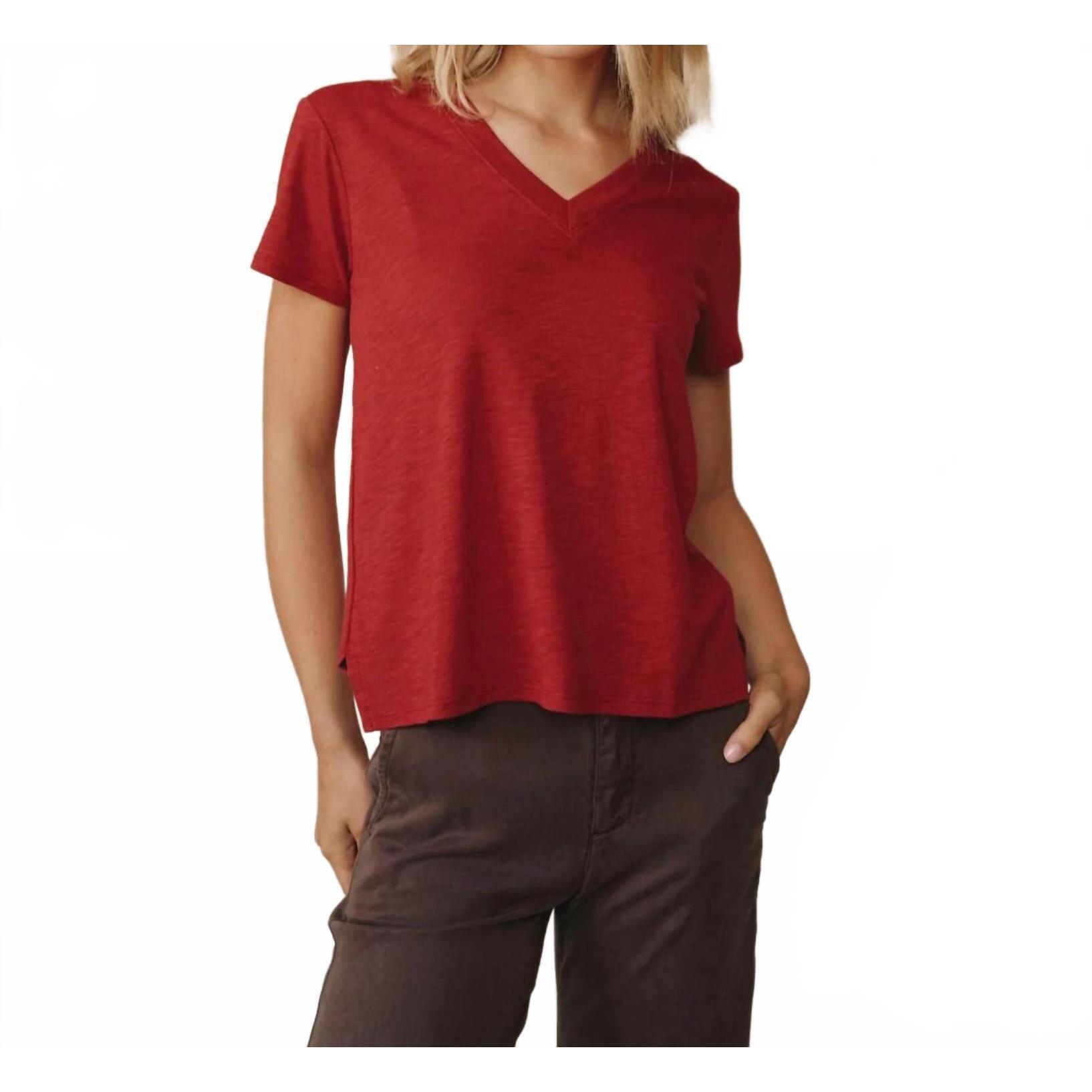 New Bella Dahl Side Slit V Neck Tee In Ruby Red